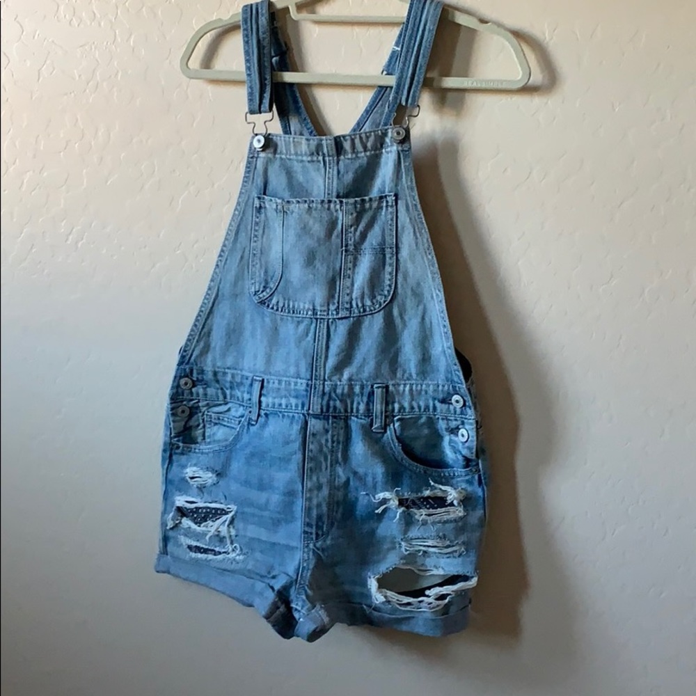American eagle Tom boy overall shorts